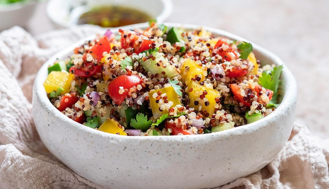 Salada Colorida com Quinoa e Sementes da JPPereira